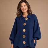 Isadora | Cardigan Oversize com Colarinho e Grandes Botões Metálicos