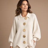 Isadora | Cardigan Oversize com Colarinho e Grandes Botões Metálicos